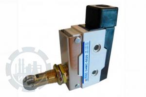 Фото микровыключателя D4MC-5020